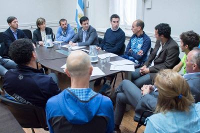 Abad present� proyecto para regular el running: no prev� el cobro de una tasa 