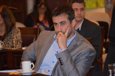 Por el faltante de cheques, la UPC ech� al contador Francisco Medina