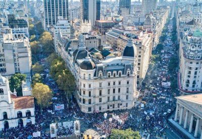 Docentes universitarios jugar�n un partido de f�tbol para reclamar paritarias