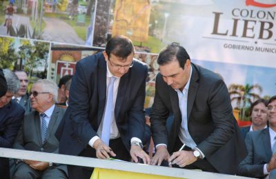 Entregaron 16 casas, anunciaron m�s obras en Liebig�s y acordaron pavimento en Garruchos