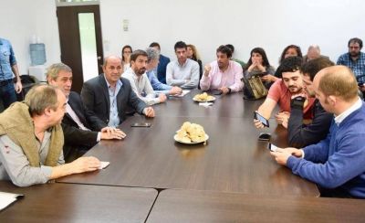 Tel�fonos al rojo vivo: intendentes, diputados y tambi�n Provincia, a pura rosca por las tarifas