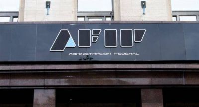 Argentina, el pa�s que m�s impuestos paga, el m�s complejo y de los menos eficientes