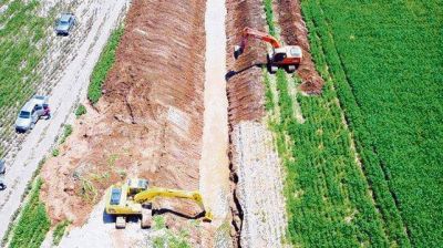 Denuncian al gobierno de C�rdoba por hacer obras de canalizaci�n