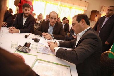La Provincia y 13 Municipios acuerdan avanzar con la gesti�n de residuos