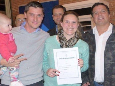 La Provincia entreg� escrituras a ocho barrios de Viale 