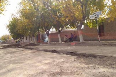 Nuevo round: dicen que no les quieren terminar la obra de cloacas por denunciar ante los medios