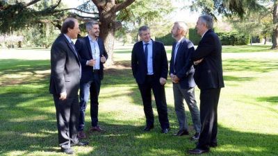 La nueva mesa pol�tica del Gobierno qued� en una foto y a�n no participa de las decisiones