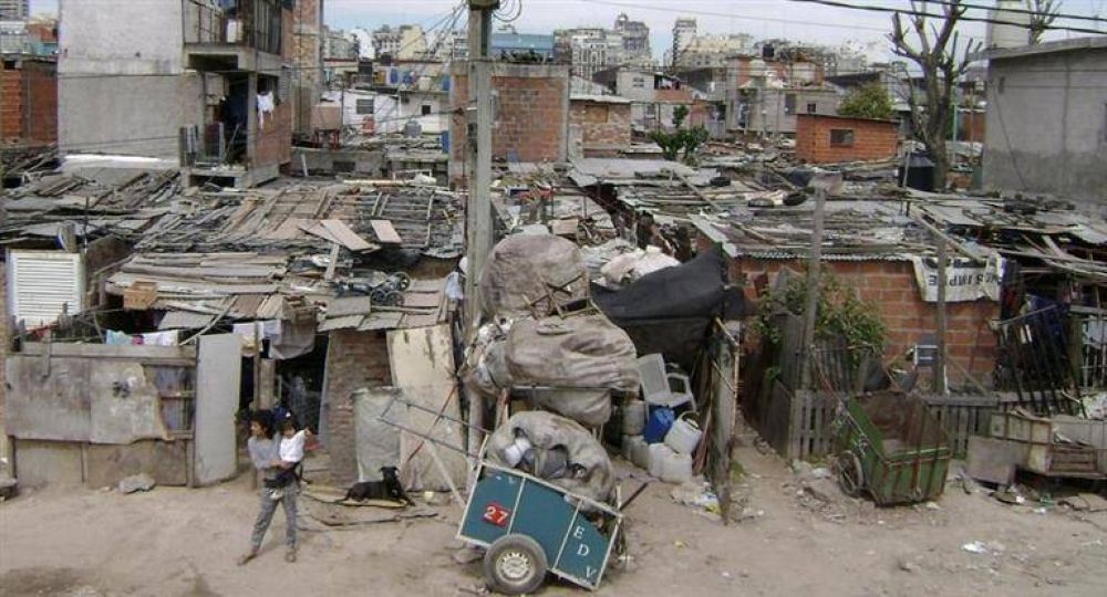 Por la devaluaci�n y el shock tarifario, la pobreza volver� a alcanzar 29%