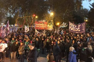 NiUnaMenos: Mar del Plata se ti�� de verde por la despenalizaci�n del aborto