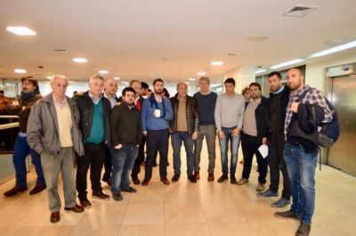 Los intendentes PJ llegan a La Plata para �presionar� por la unidad, divididos por el �estilo Secco�