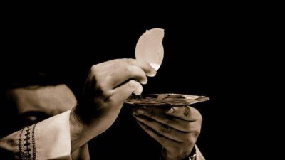 Comuni�n en los matrimonios interconfesionales: el Papa pide profundizaci�n