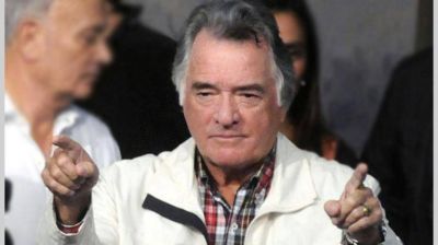 El Congreso del PJ pende de un hilo: Barrionuevo fue a la Justicia para frenarlo