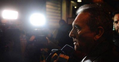 En un intento desesperado por evitar el paro, el Gobierno convoc� de urgencia a la c�pula de la CGT