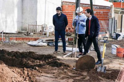 Pablo Petrecca recorri� obras de cloacas en el barrio Los Almendros
