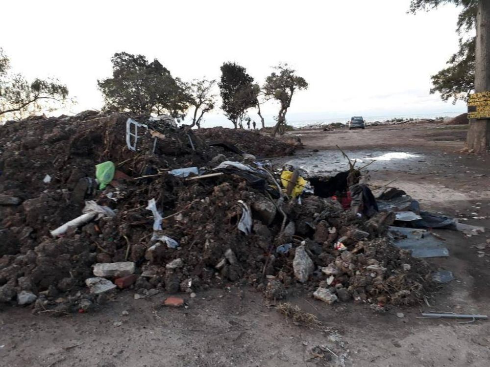 Alertan por el da�o al paisaje ribere�o que causa el relleno de las costas en Punta Lara