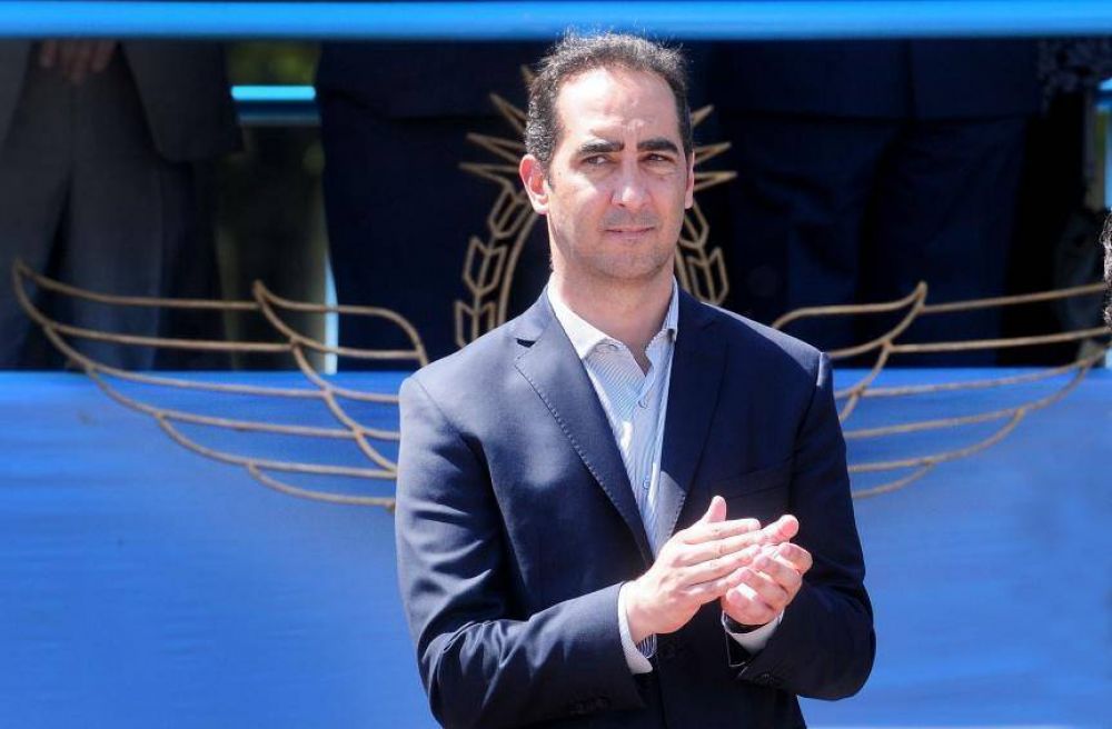 Un intendente Pro se cruz� con D'El�a: lo invit� a no ser golpista