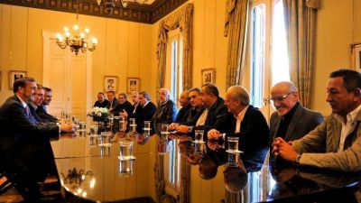 CGT: el Gobierno analiza que el aguinaldo no pague Ganancias