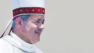 Se va el obispo Barros, acusado de encubridor