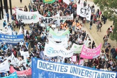 A cien a�os de la Reforma Universitaria, los docentes llevan adelante la Semana Nacional de Lucha