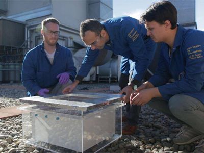 Lograron extraer agua potable del aire en un desierto