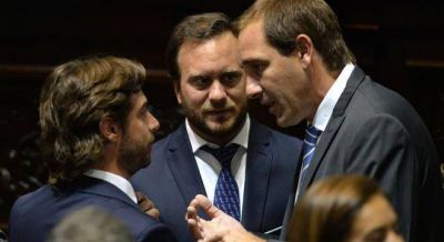 Desde el gobierno de Vidal confrontan a los docentes: 