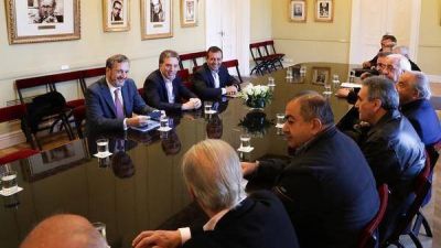Tras el paro anunciado por la CGT, el Gobierno fren� la devoluci�n del dinero de las obras sociales