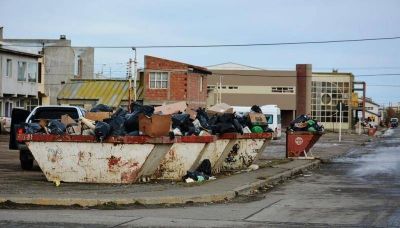 �Los vecinos nos usan de mini basural�