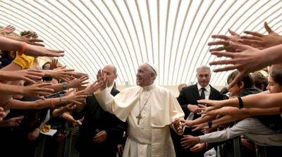 Francisco se mete en la guerra contra las fake news: 