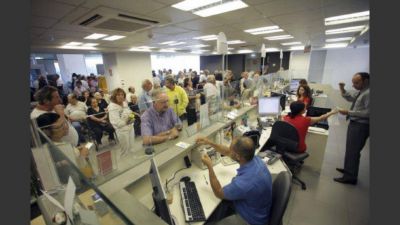 Palazzo se sum� al paro de la CGT y el pr�ximo lunes no habr� bancos