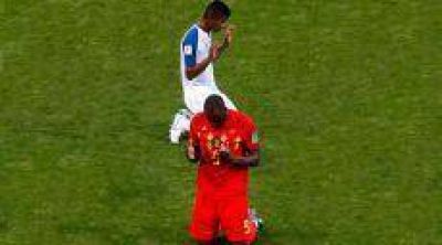 Un cat�lico y un evang�lico terminan partido del Mundial en oraci�n y conmueven a millones