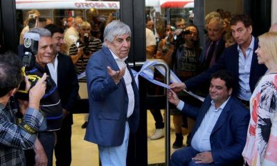 Moyano, Macri y un pacto de socorros mutuos que desinfla el paro de la CGT