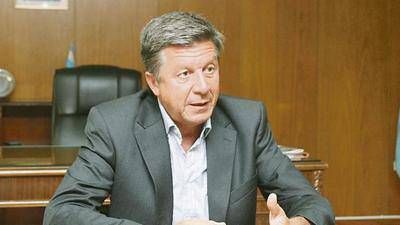 En Chubut acuerdan generaci�n de energ�a de fuentes renovables