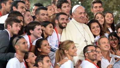 La Iglesia escucha a los j�venes: entre esperanzas, �descartes� e incertidumbres