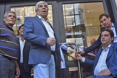 El Gobierno se resigna al 25% que cerr� Moyano como nueva pauta salarial