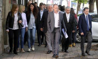 Trece intendentes le pidieron a Insaurralde que vaya por la gobernaci�n