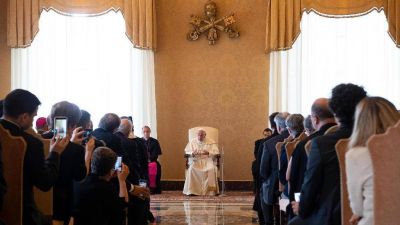 �Dar un alma a la globalizaci�n con la educaci�n, para evitar abusos de poder�