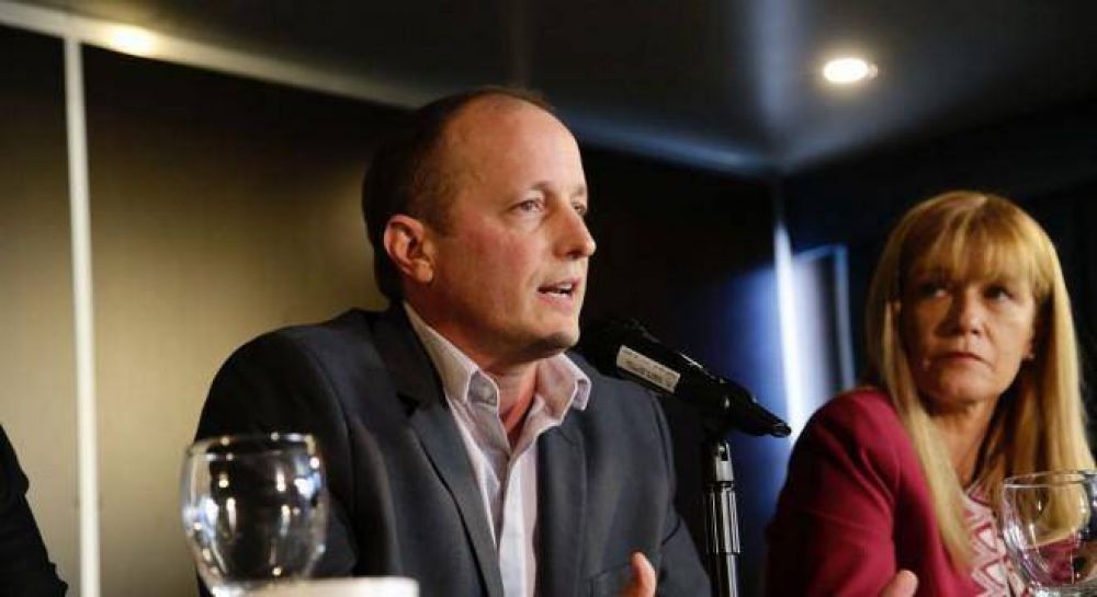 Un grupo de intendentes propone a Insaurralde como gobernador y descoloca al kirchnerismo