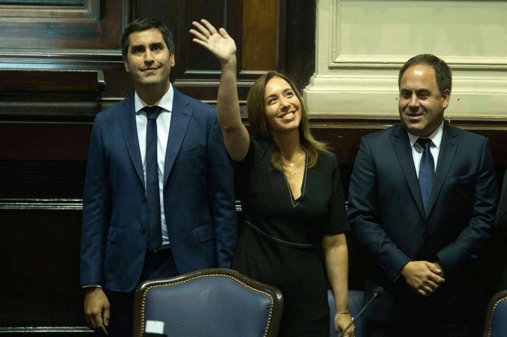 Vidal busca apoyos del PJ bonaerense contra la embestida de los gobernadores por AySA, Edenor y Edesur