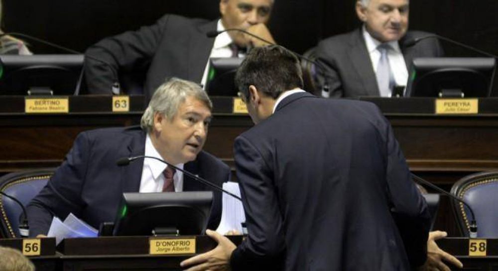 Massa incomoda a Vidal con un proyecto para separar las elecciones de los intendentes