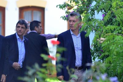 Exclusivo: El paquete de medidas que Macri negocia con el peronismo