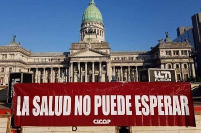 Tras el paro del viernes y la instalaci�n de la carpa, Cicop insiste con el pedido de aumento a Vidal