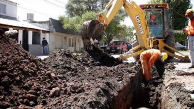 Demoras por la obra de cloacas en el sur de la ciudad