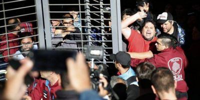 Grave persecuci�n: Metrov�as inici� una demanda para quitarle los fueros gremiales a N�stor Segovia