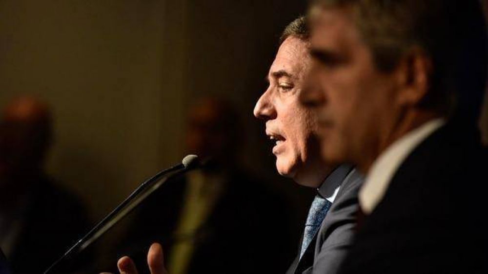 Econom�a apaga incendios: las medidas para frenar al d�lar podr�an subir tasas e impactar en el consumo