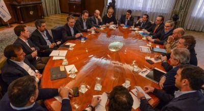 Macri concentra el poder en Dujovne y se decide a hacer el ajuste sin el peronismo