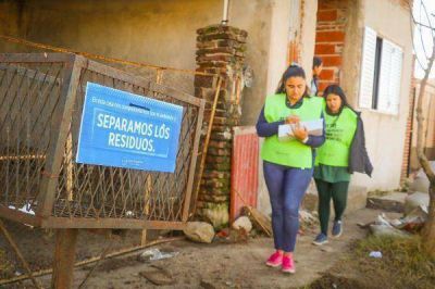 J�venes promocionan la separaci�n de residuos