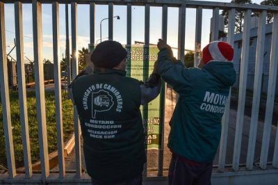 Confirman que Moyano no podr� expedir certificados de libre deuda a las empresas