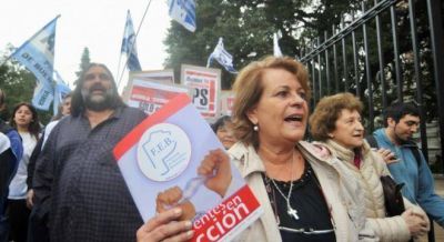 Los docentes cerraron un nuevo paro con cr�ticas a los anticipos de sueldo que hace Vidal
