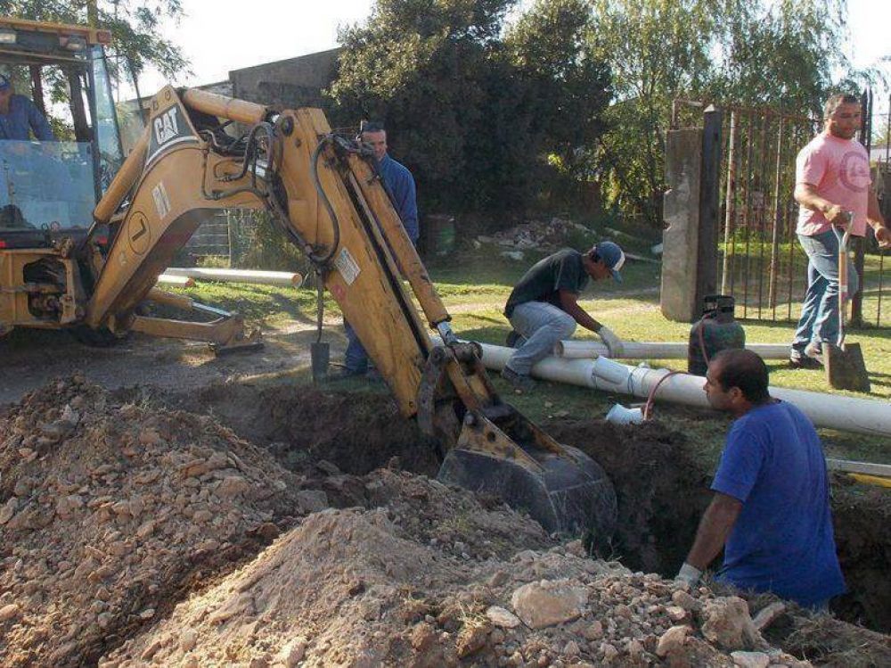 Se ampl�a la red de cloacas para dotar del servicio a la Escuela N� 49 de Quequ�n