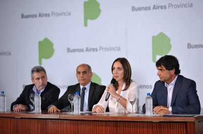 Vidal promulg� la reducci�n de impuestos en las tarifas de luz y agua